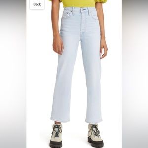 Levi’s Women’s Ribcage Straight Ankle Jeans